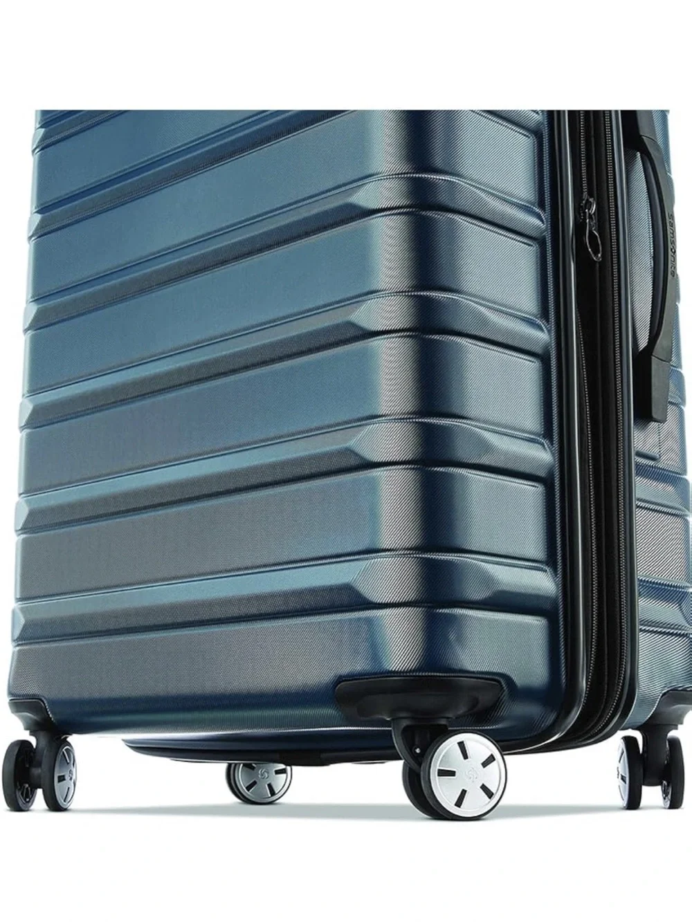 Brand new Samsonite Omni 2 Hardside 2 Piece Set in original box with tags attach